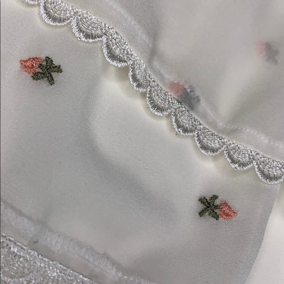 Honey Punch Rosebud embroidered Sleeveless v neck plum tank top romantic large - Picture 2 of 8